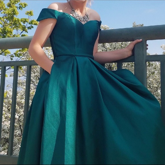 Clarisse Dresses & Skirts - I’m selling my prom dress from last spring!